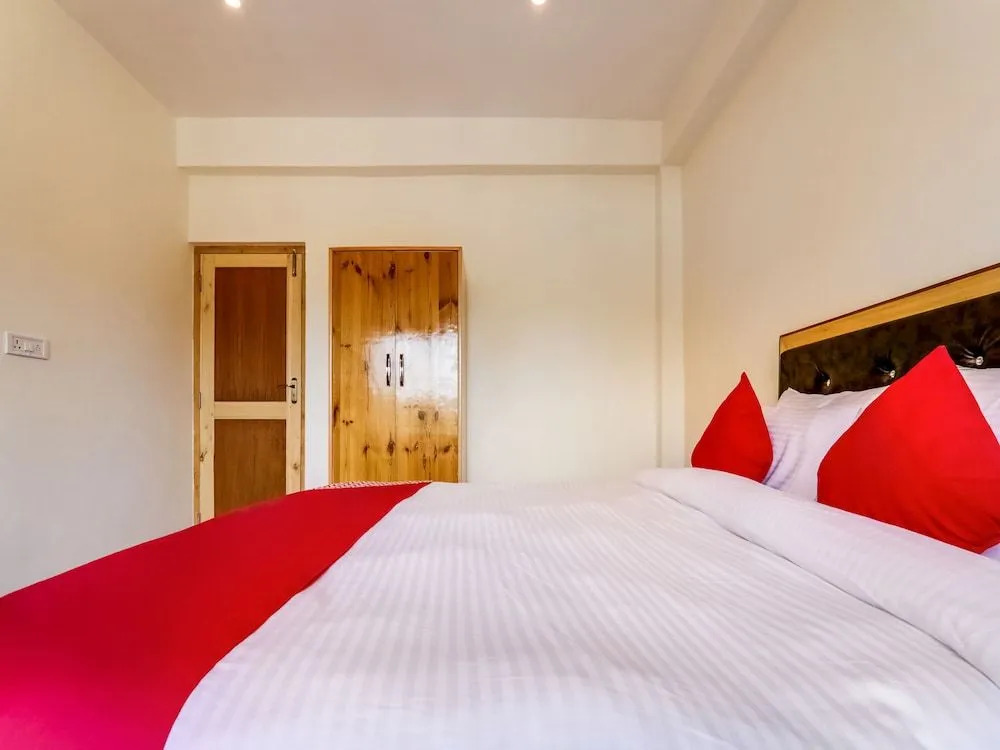 Oyo 38068 Sankar Residency