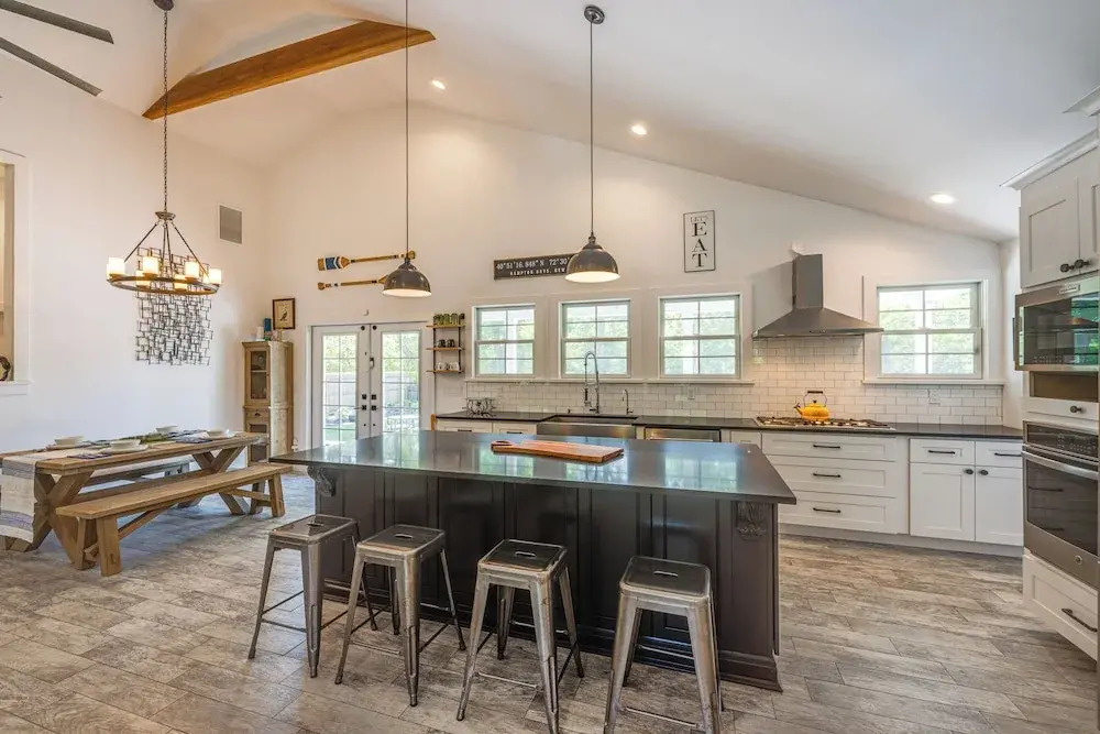 Distinctive Hamptons Home w/ Pool Near Bay, Ocean