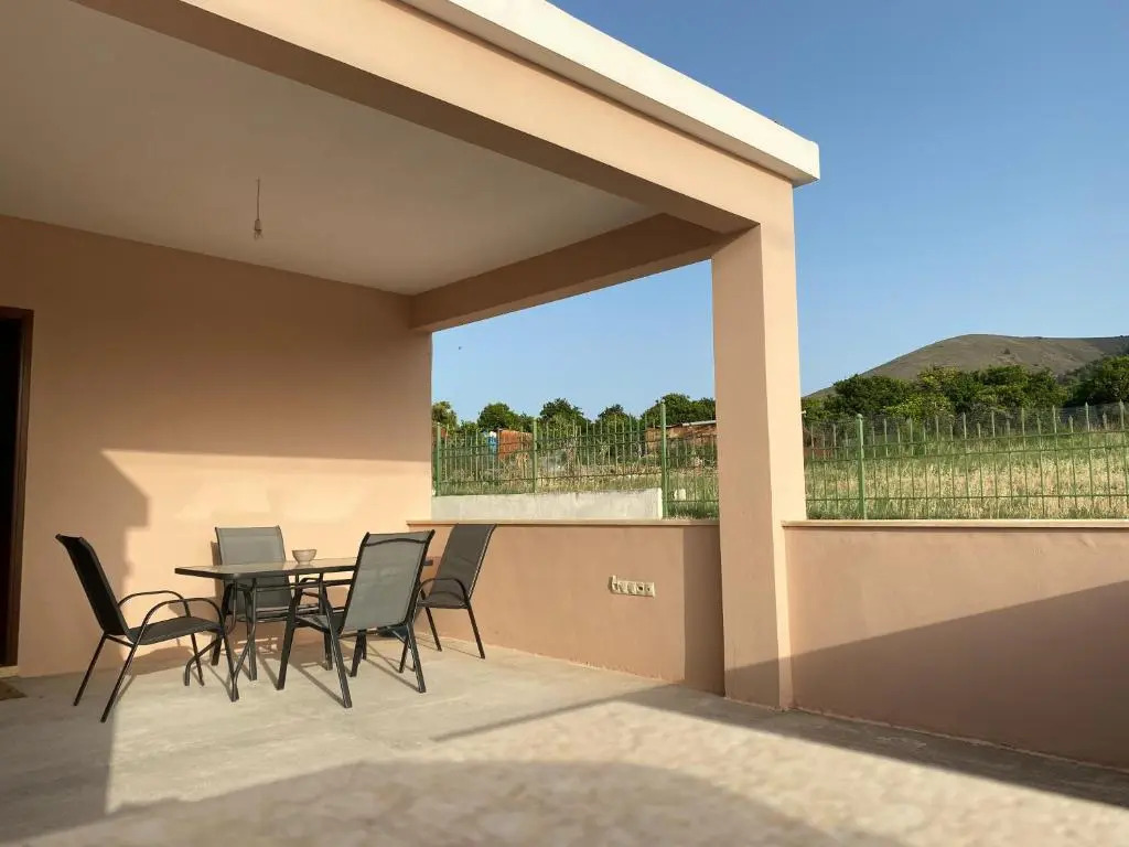 Acrocorinthos House