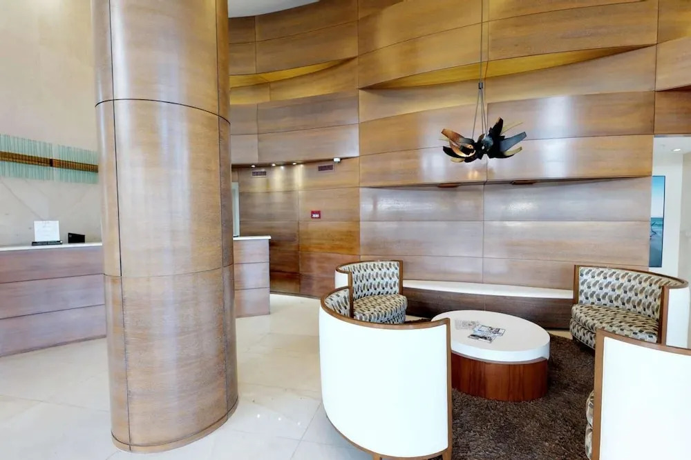 3000 Oasis Grand Blvd #803