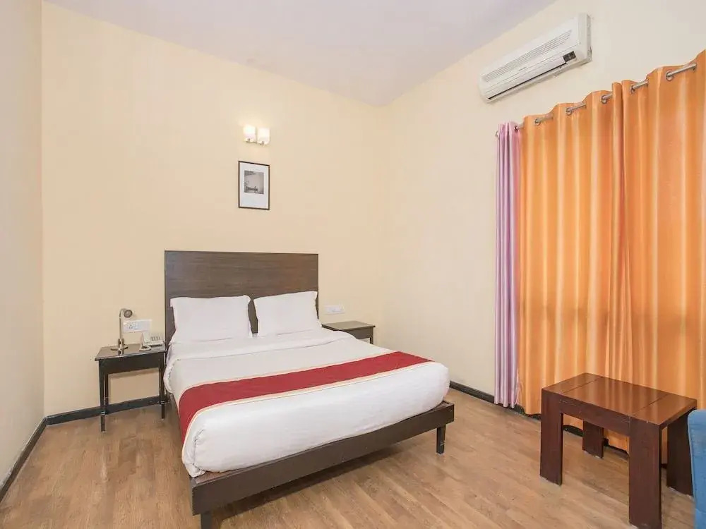 OYO 332 Hotel Melody Inn