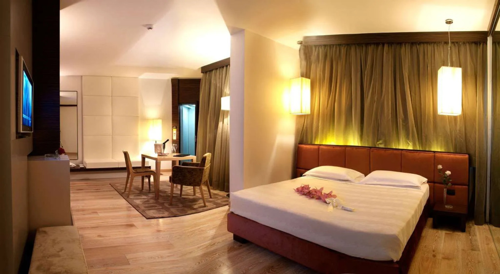 Iris Hotel