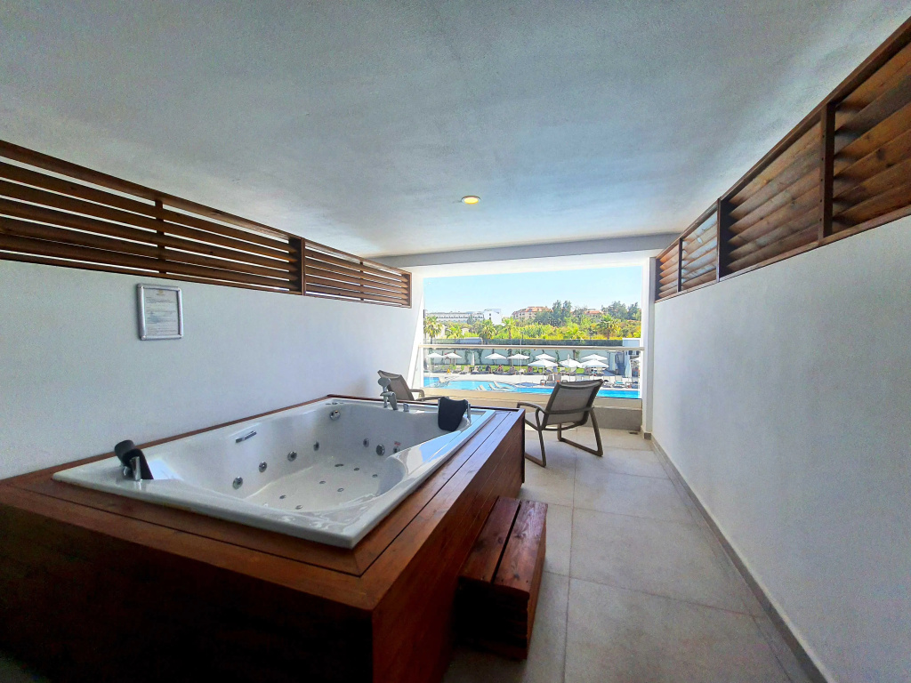 Sunthalia Hotels & Resorts Ultra All Inclusive Adults Only Party Hotel