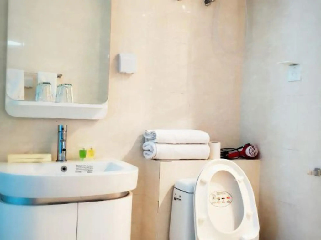 Jinhai Fengqing Holiday Hostel
