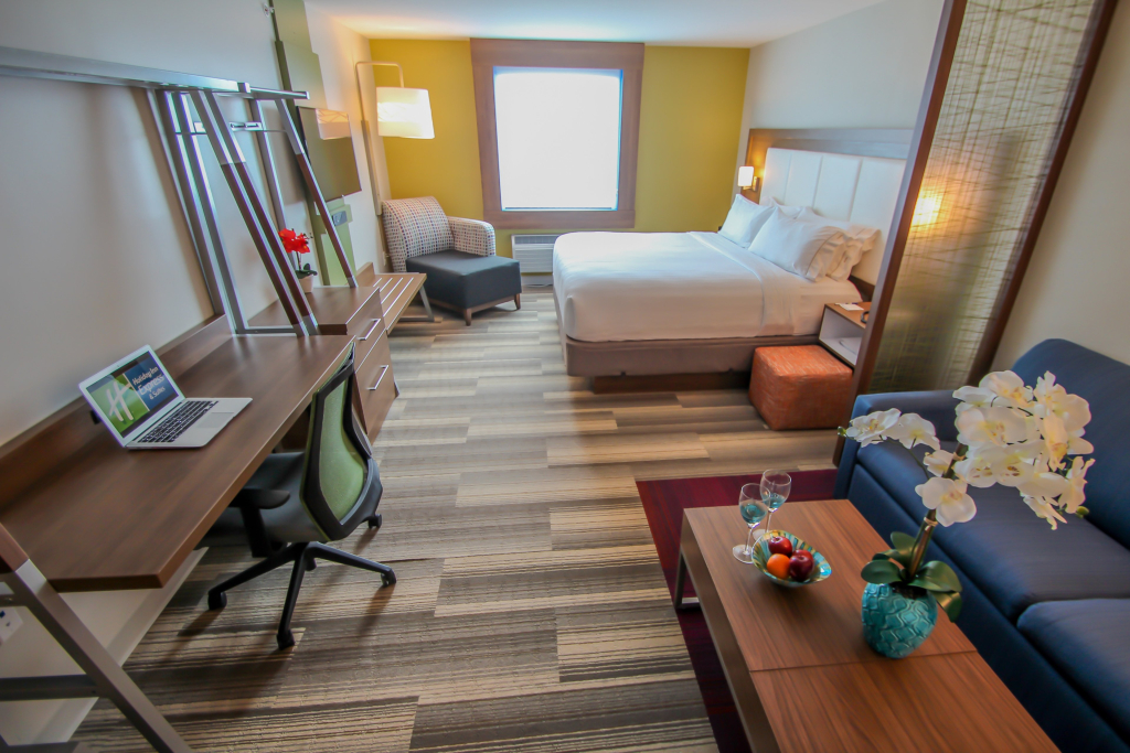 Holiday Inn Express & Suites Miami Airport East by IHG