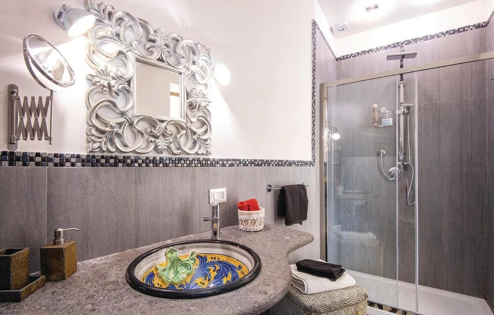 2 Bedroom Stunning Home In Roma
