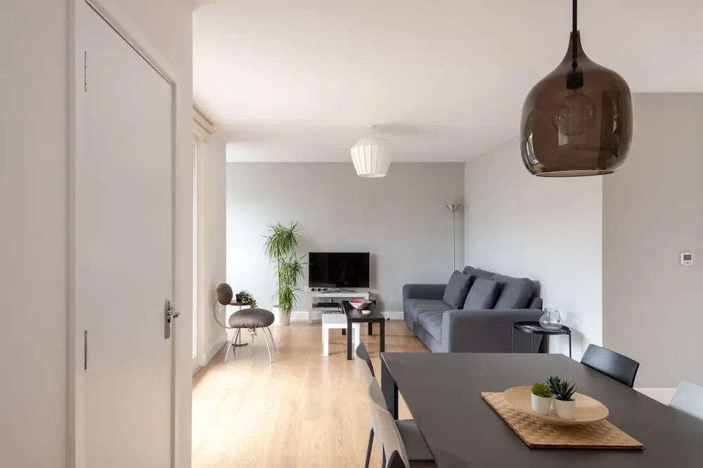 Guestready - Modern 2BR Flat With Large Balcony at East End