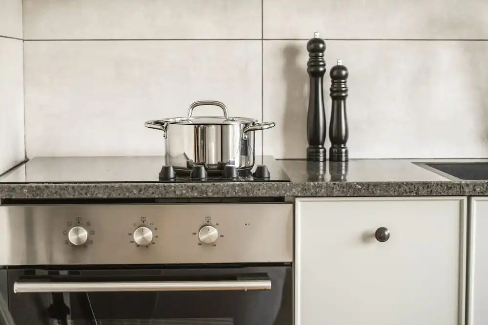Beachside Charm on Ben Yehuda 2BR Apt