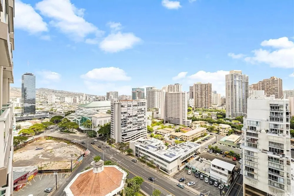 Stunning Ala Moana 2501