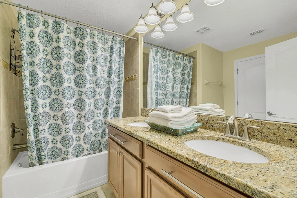 4 Bd 3 Ba Storey Lake 3150 Pp
