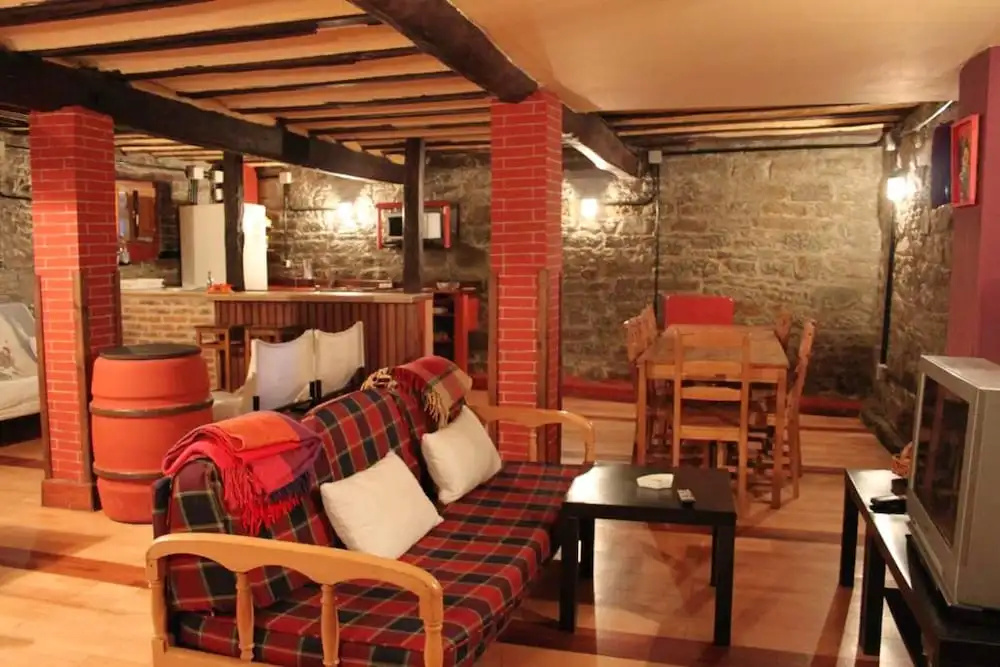 House with 5 Bedrooms in Mieres Del Camino, with Wonderful Mountain View, Balcony And Wifi - 32 Km From the Slopes