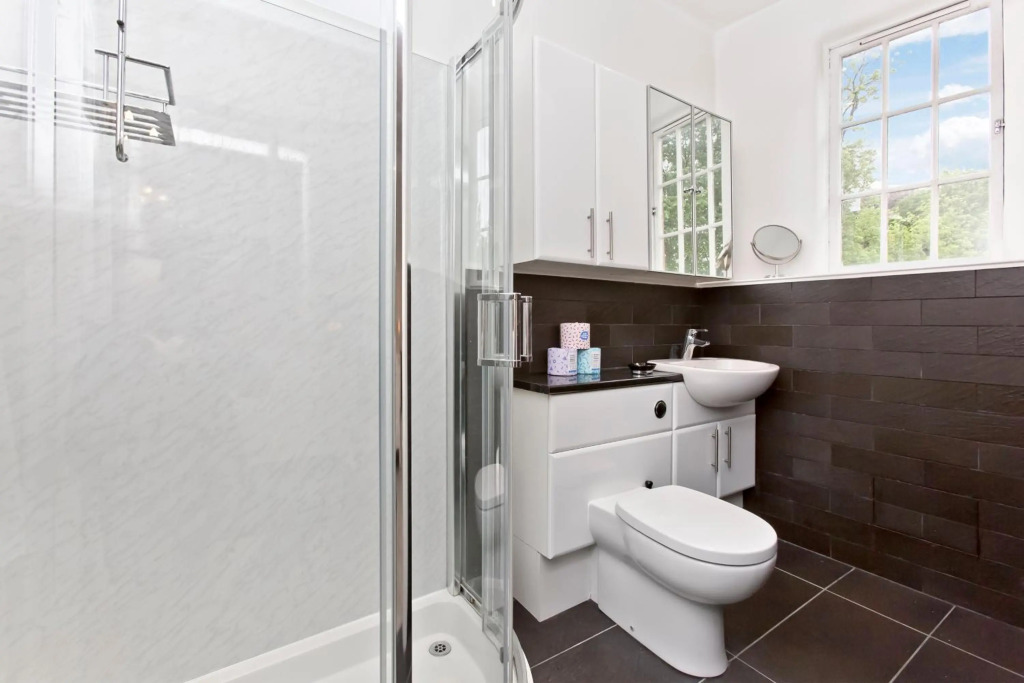 Luxury 3-Bedroom Apartment with Stunning Views at Ramsay Garden
