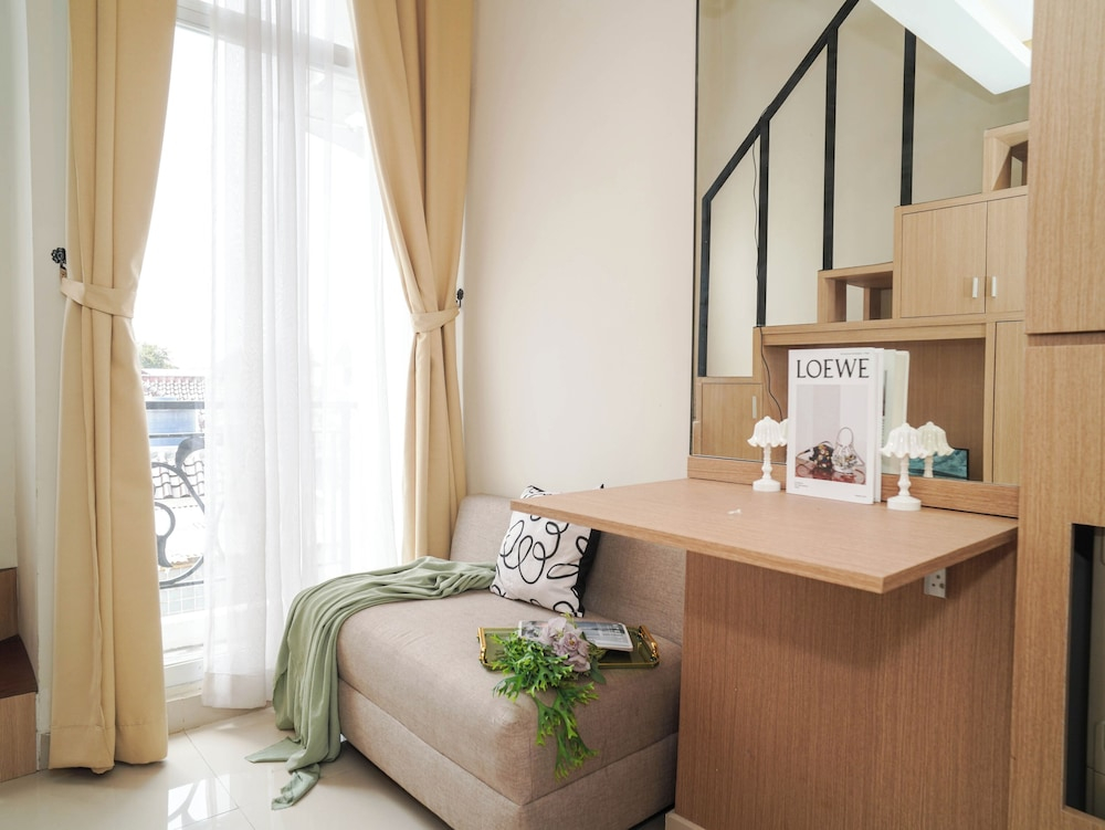 Homey Studio Loft Apartment At Apple 1 Condovilla