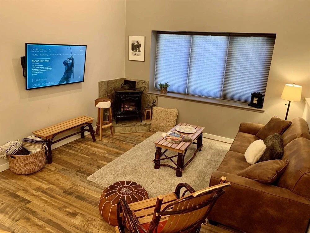 Mammoth Estates Studio Condos - 2 Blocks from The Village Gondola Station
