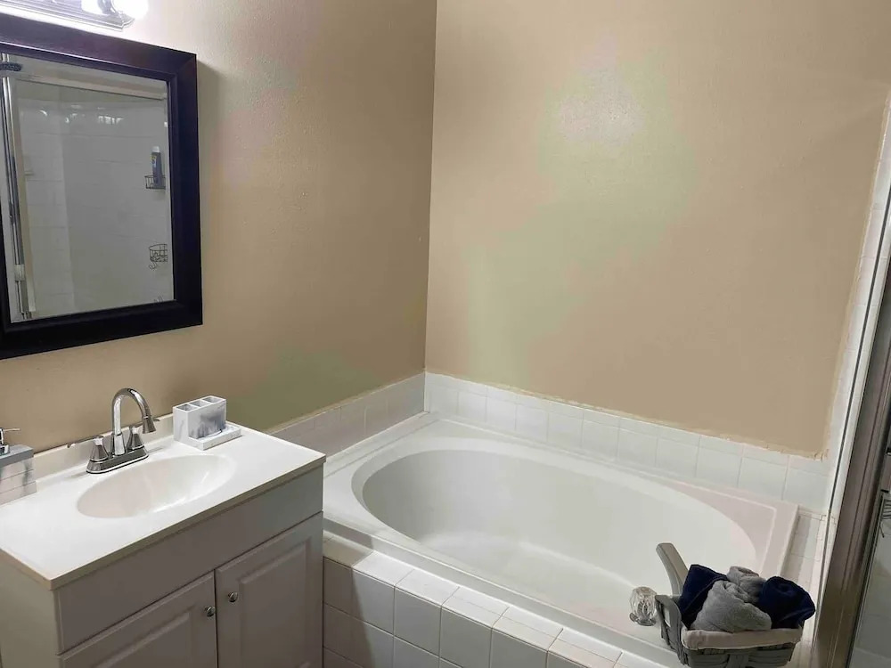 Amazing Luxury Condo In The Heart Of New Tampa! 2 Bedroom Condo