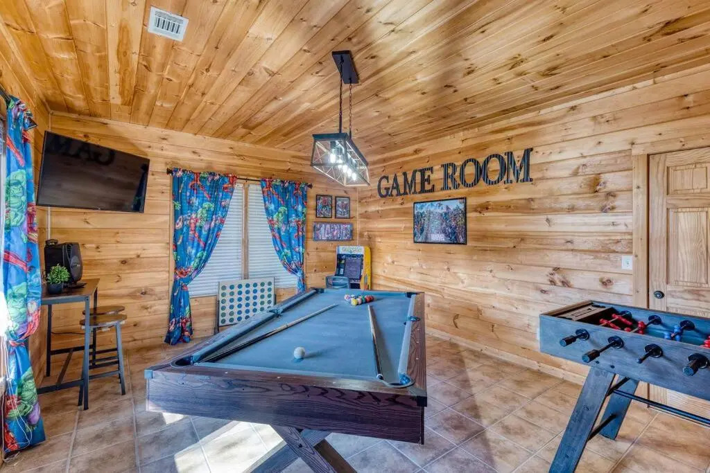 MTN Cabin Sleeps 10 - 5 Mins To Fishing & Camping