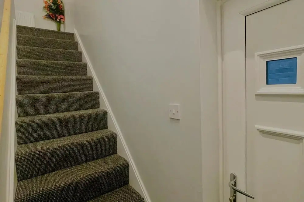 Corby- Split Level Apartment With 3 Bedrooms