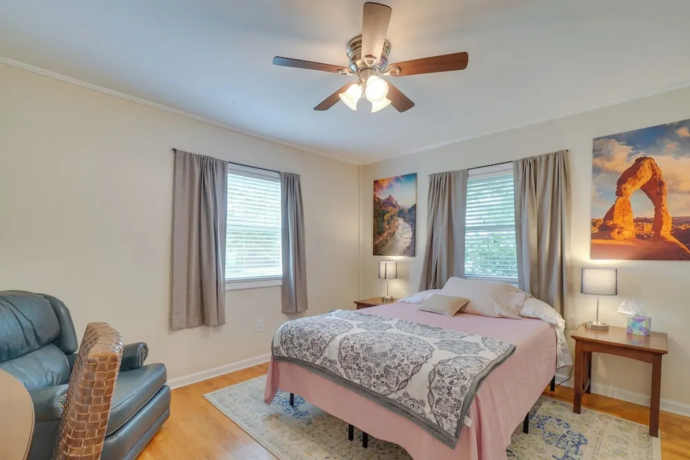 Oak Ridge Retreat w/ Porch < 1 Mi to Downtown