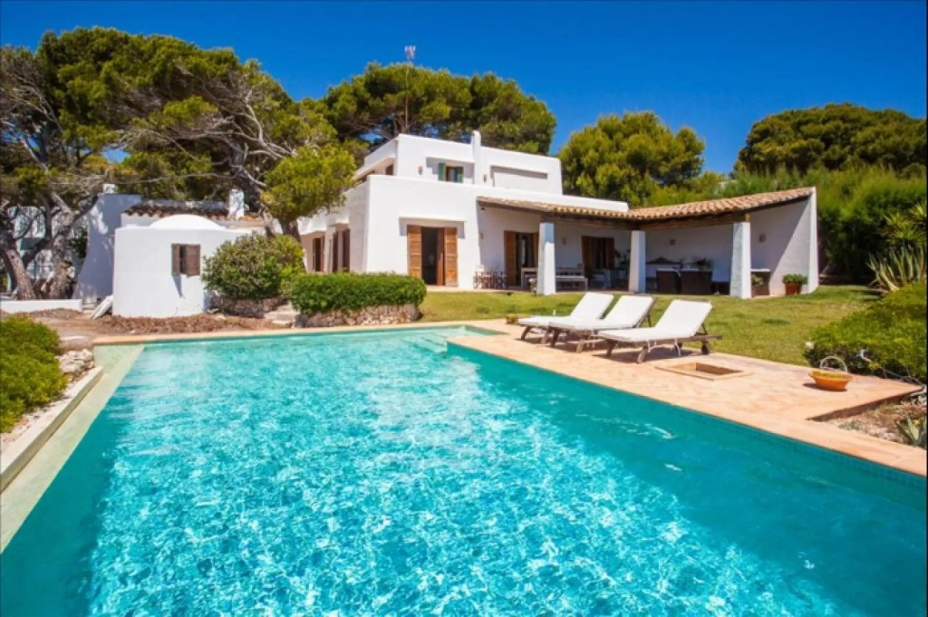 Villa Can Pirata . Seafront Villa For 10 People