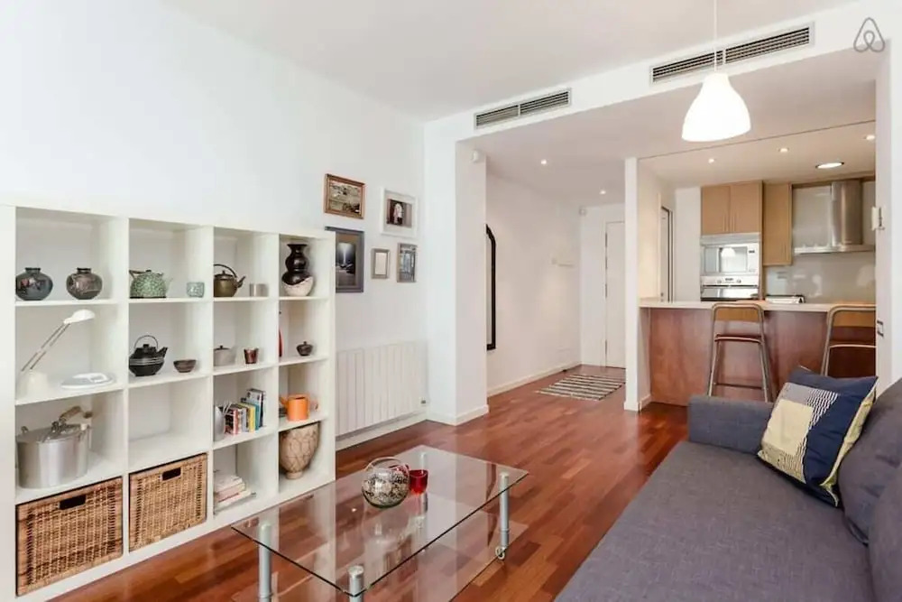 Modern 2 Bedroom Flat Next to Camp Nou