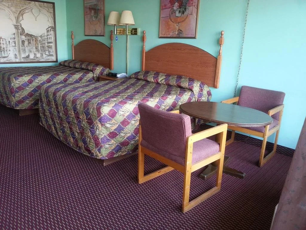 Gray Plaza Motel West Frankfort