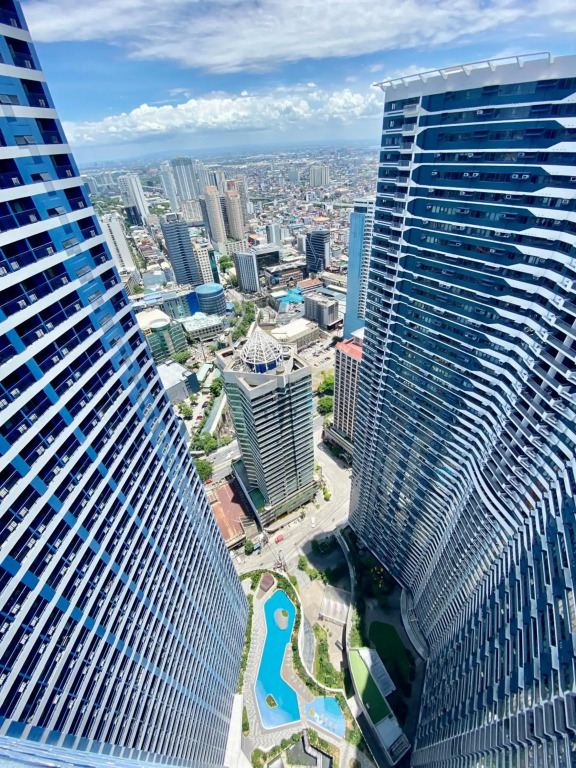 Cozy 1br w/ balcony @ AIR Makati * SKYLINE view
