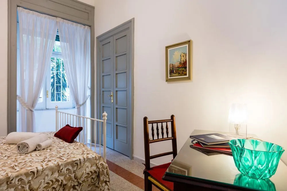 Apartment - Corso V. Emanuele III BH 81