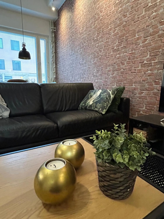City Home Alvari, free parking