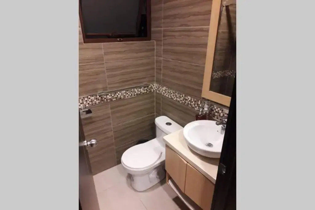 Moderno departamento 3B en Condominio La Victoria