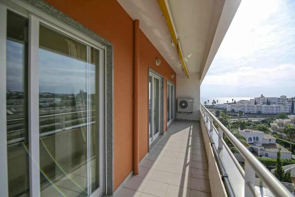 Apartment with 2 Bedrooms in Armação de Pêra, with Wonderful Sea View, Pool Access, Furnished Balcony - 800 M From the Beach