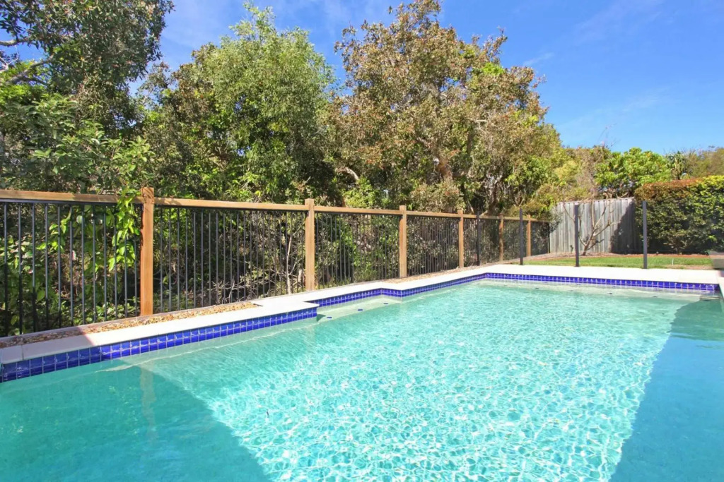 15 Wave Crescent Mount Coolum - Pet Friendly, WIFI, Foxtel, Linen Included
