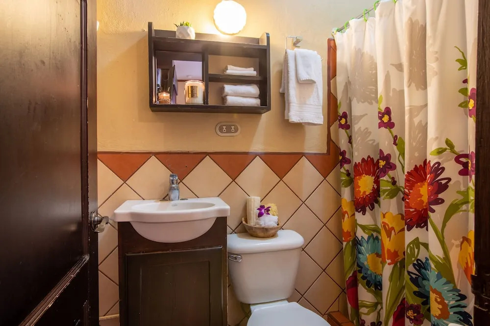 ALAJUELA CITY Hotel & Guest House