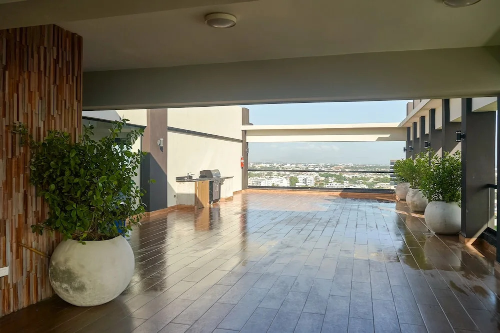 3BR Elegant Spot Downtownsd Family Pool