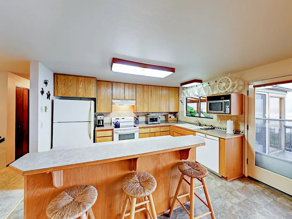 1235 NW Spring St Home