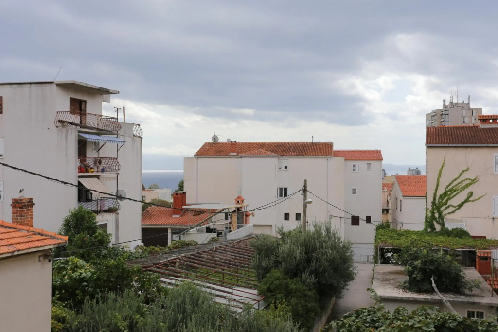 Apartments with a parking space Split - 19039