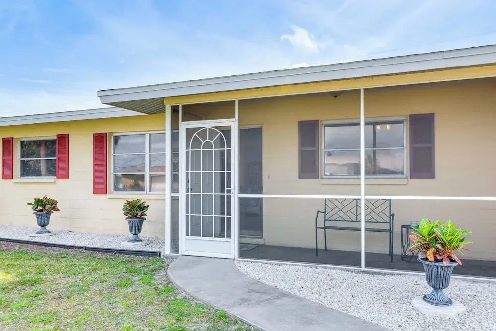Venice Home w/ Fenced Yard: 4 Mi to Beach!