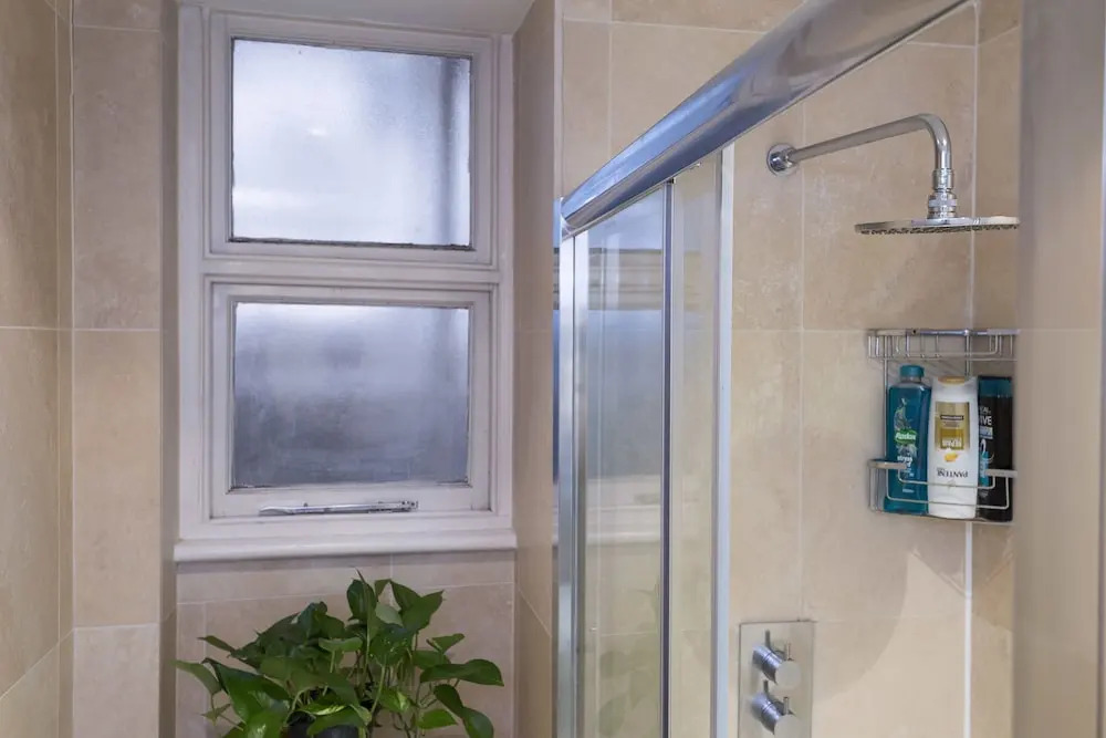 Spacious Flat In Central London