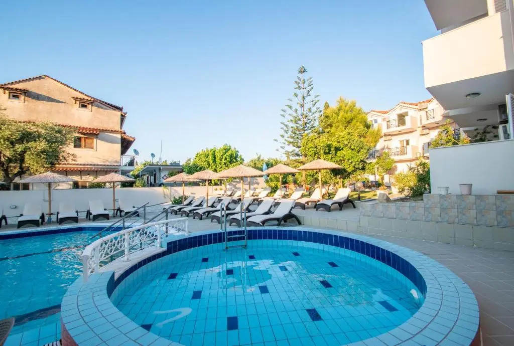 Avra Alykes resort