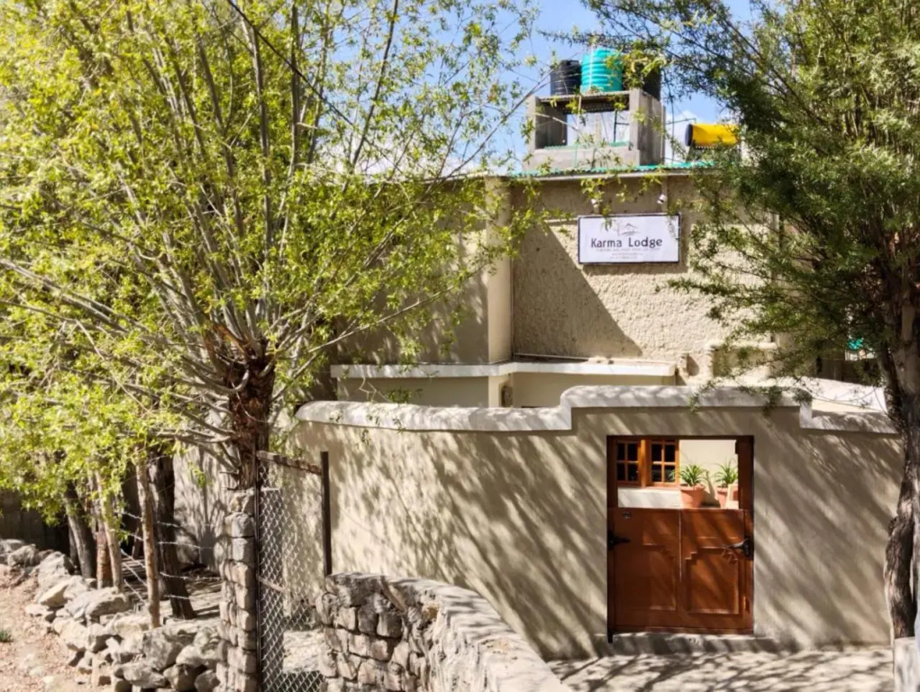 1 BR Boutique stay in Shanti Stupa Rd Leh,, Leh, by GuestHouser (3FFE)