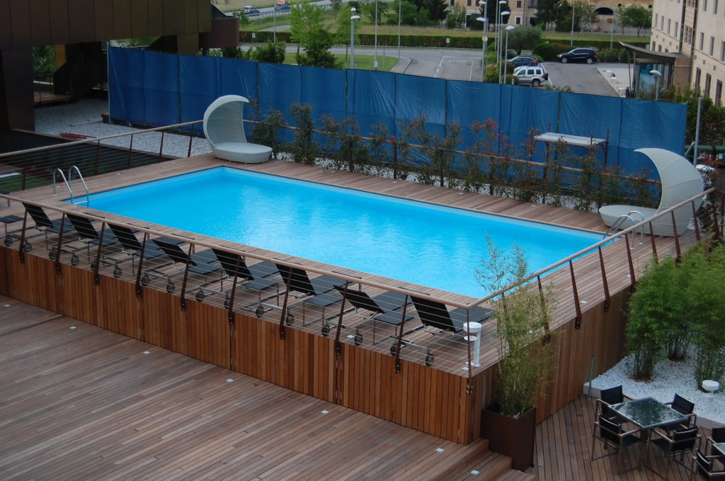 Base Hotel