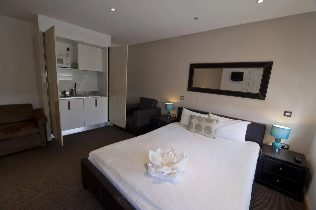 198 Suites