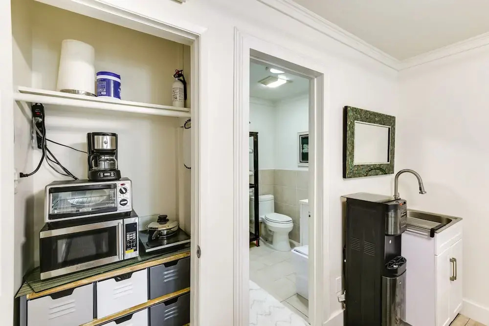 Westminster Escape Near Beaches & Shopping!