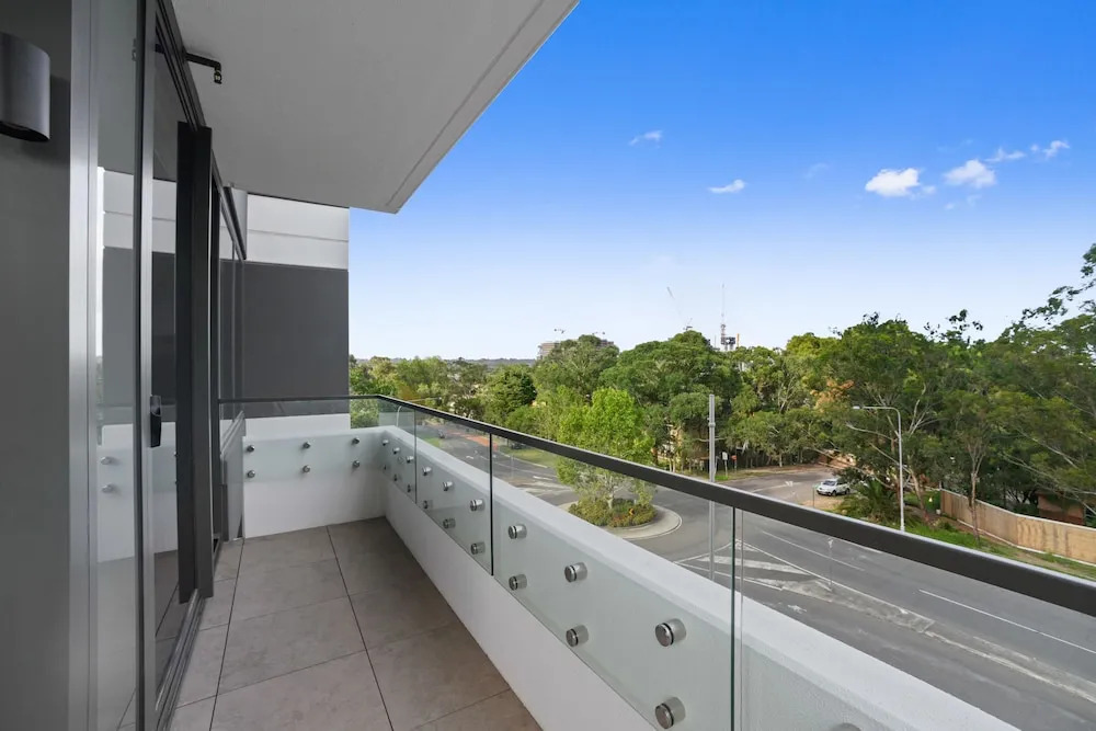 New Luxury Apartment Walking to Shops & Cinema