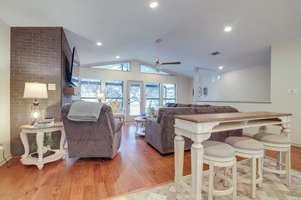 Lago Vista Home w/ Private Dock & Sport Court!