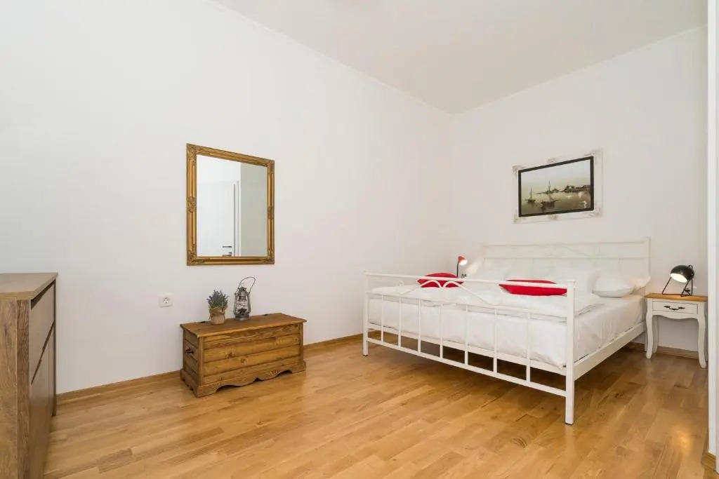 Apartment Dinka with terrace
