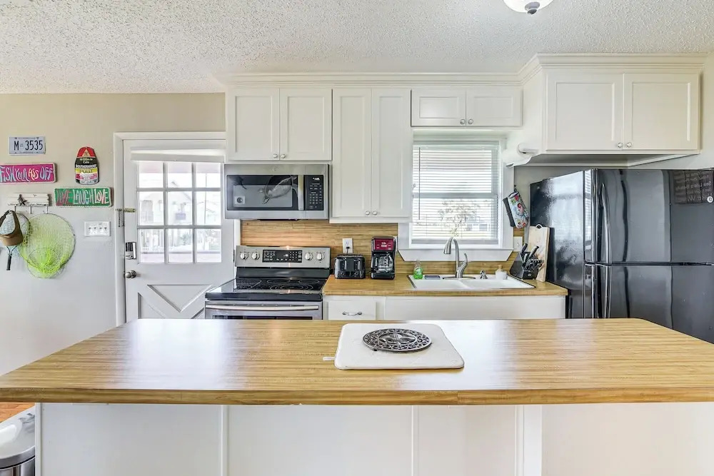 Walk to Beach: Galveston Home w/ Patio & Balcony!