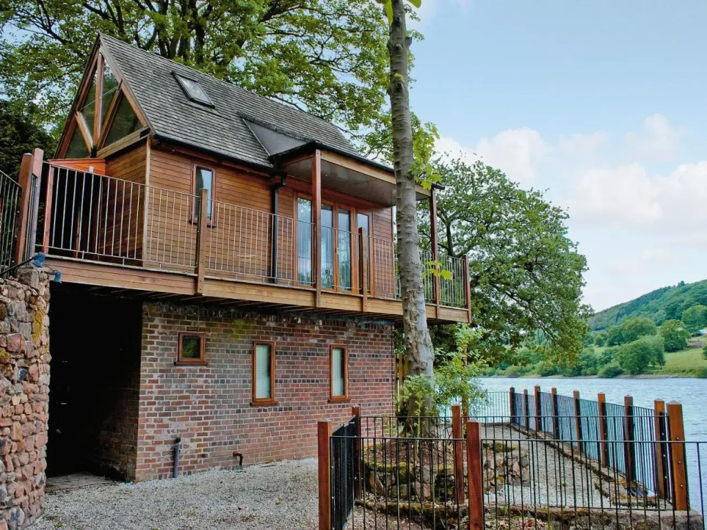 Inglenook Boathouse