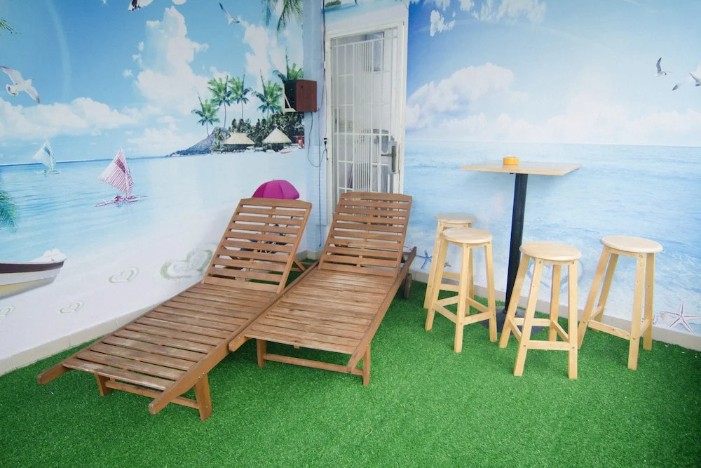 Stuck In Saigon Hostel