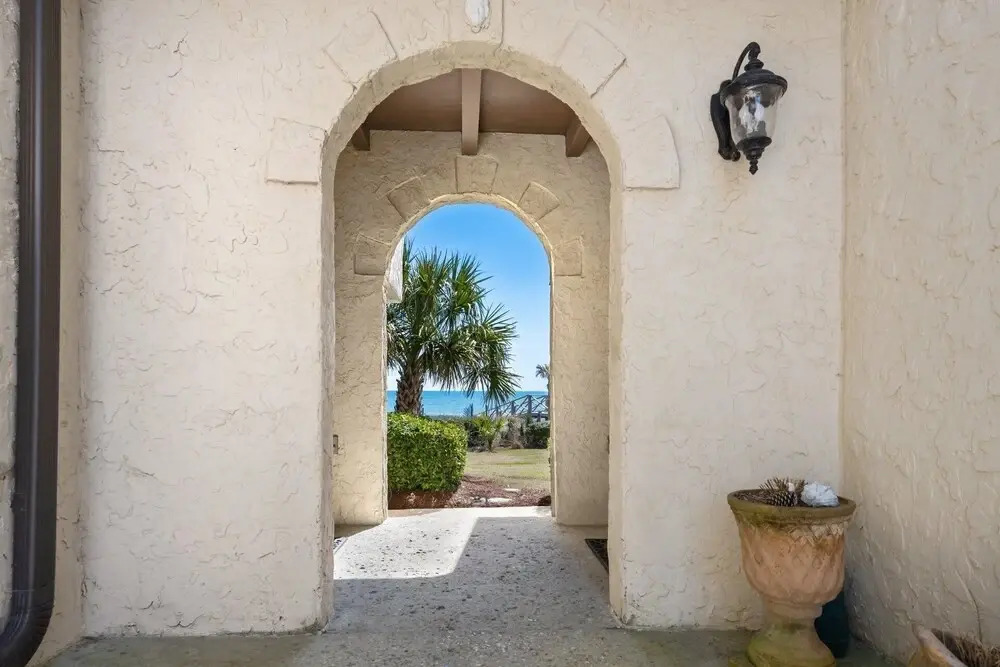 Sea Breeze - Great Oceanfront Views And Close To The Beach Club 3 Bedroom Villa by Peace Vacations