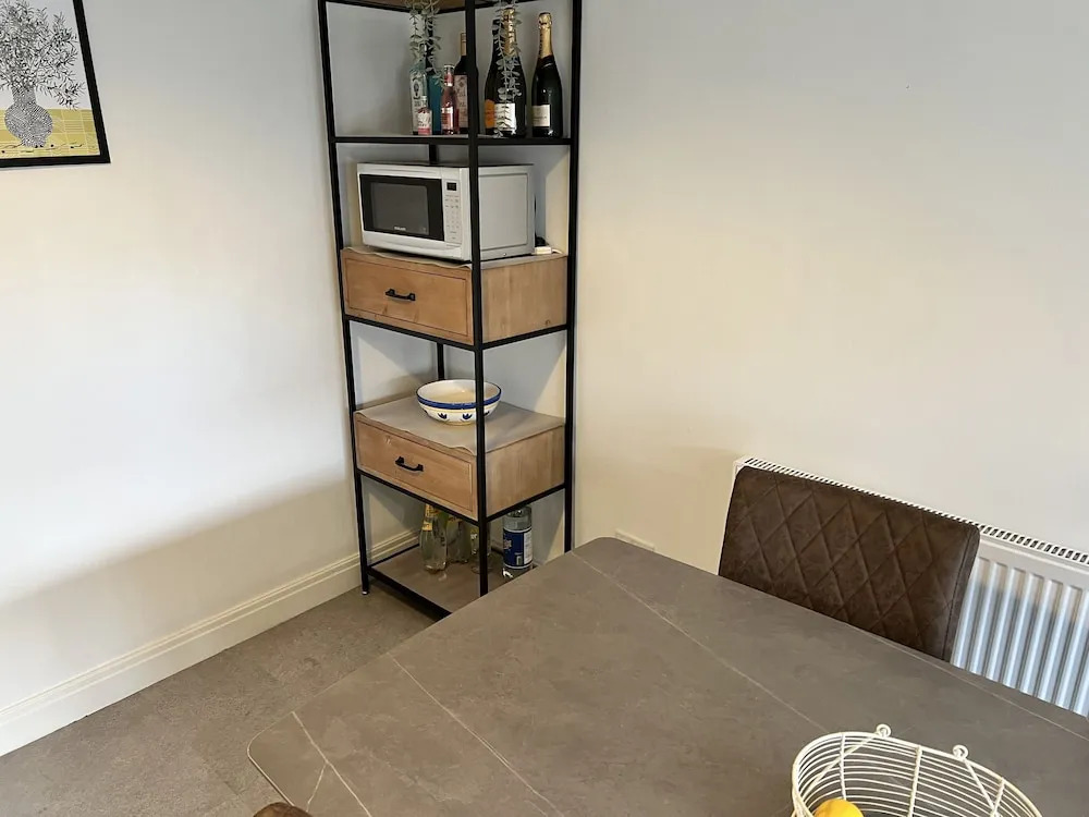 vERY comfy town house